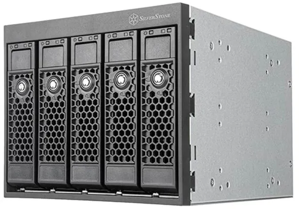 SilverStone SST-FS305-E 3x 5.25 tuuman Hot-Swap varten